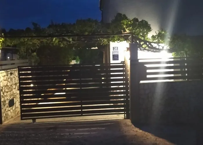 בית נופש Deni *